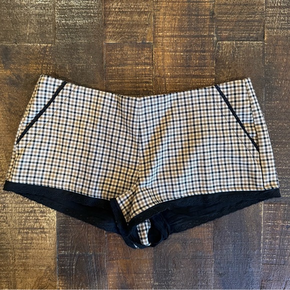 Reformation June Low Rise Mini Short - Picture 2 of 5